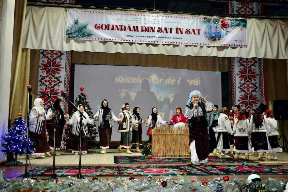 Festivalul - concurs național al tradițiilor și obiceiurilor de iarnă „Colindăm din sat în sat”