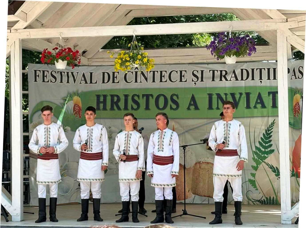 Festivalul tradițiilor pascale „Mâinile mamei”