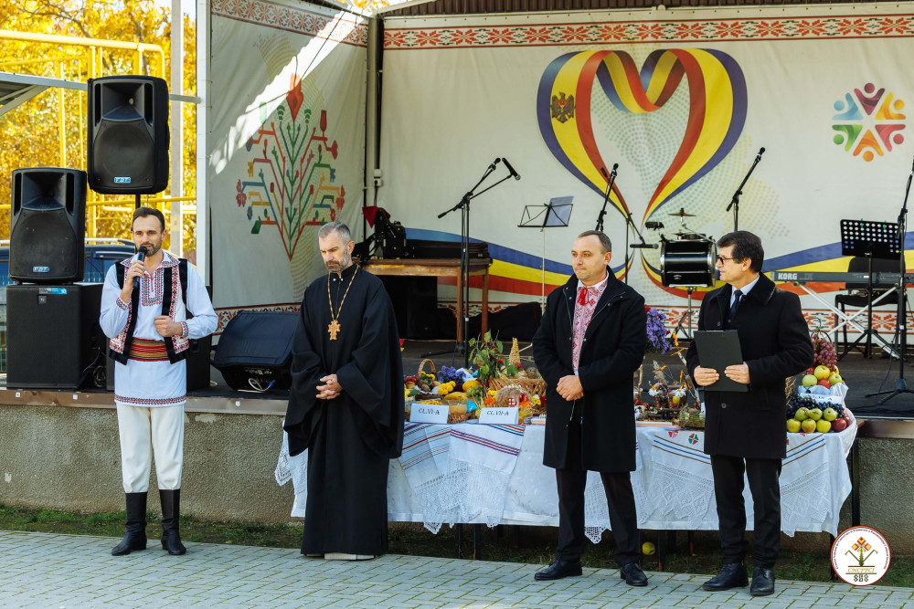 „Cultura care ne unește” – spectacol artistic în cadrul Zilei Diasporei la Hâjdieni