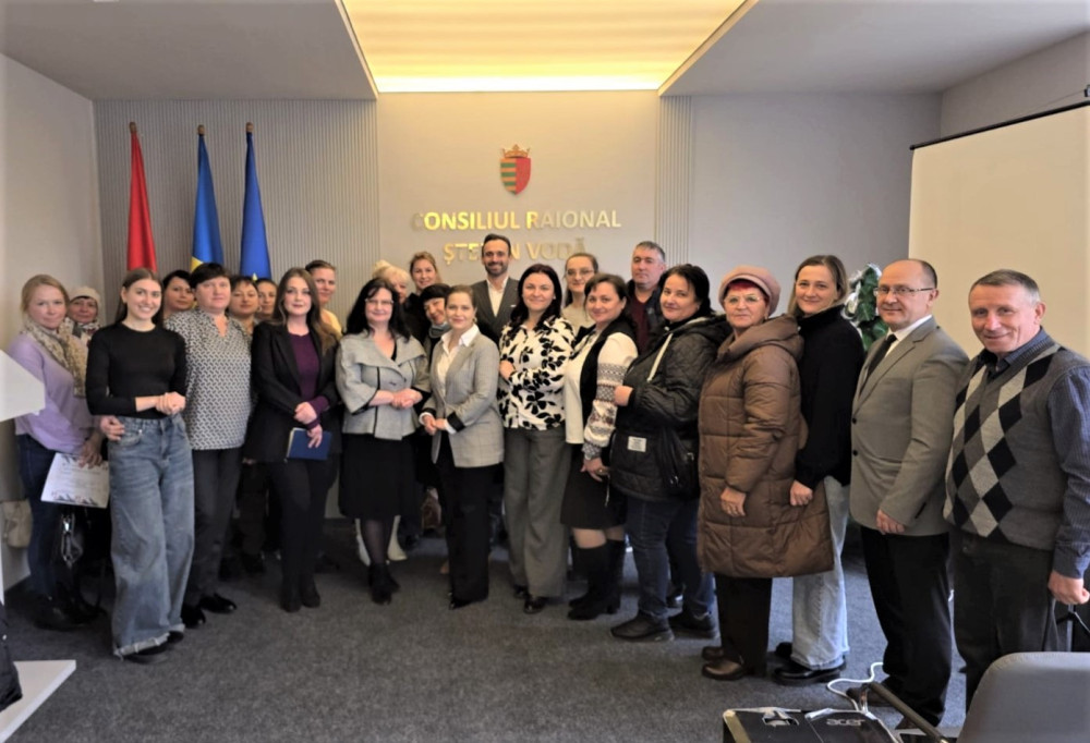 Întrunire metodico-consultativă, cu participarea primarilor, directorilor caselor de cultură și a conducătorilor formațiilor folclorice.